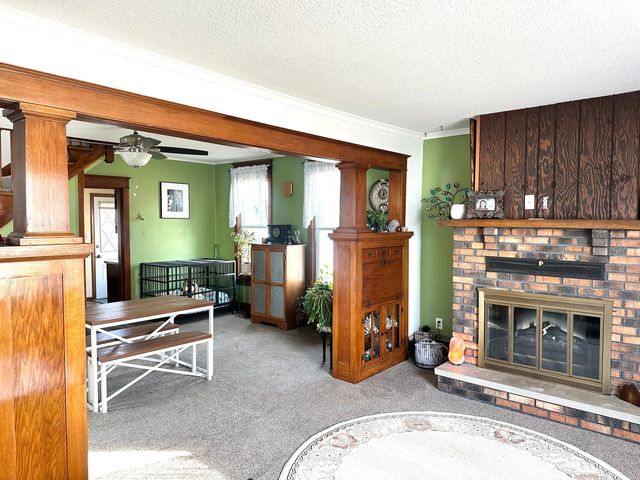 337 4th Avenue N, Clinton, IA 52732