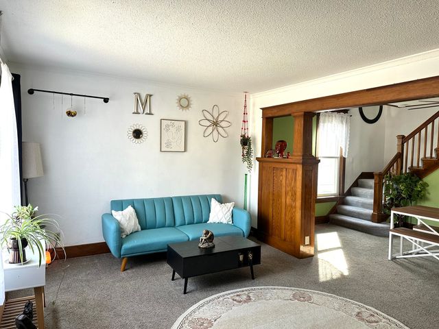 337 4th Avenue N, Clinton, IA 52732