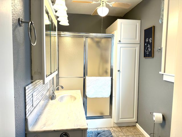 337 4th Avenue N, Clinton, IA 52732