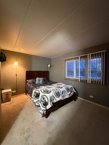 10002 S Pulaski Road 207, Oak Lawn, IL 60453