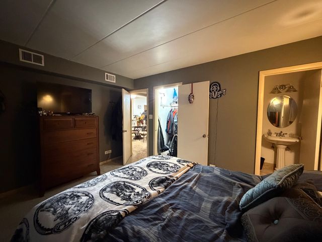 10002 S Pulaski Road 207, Oak Lawn, IL 60453