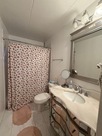 10002 S Pulaski Road 207, Oak Lawn, IL 60453