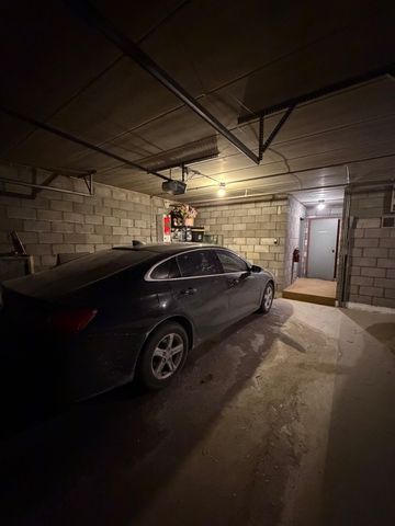 10002 S Pulaski Road 207, Oak Lawn, IL 60453