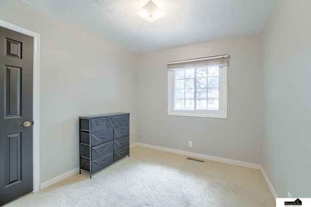 11324 Y Street, Omaha, NE 68137