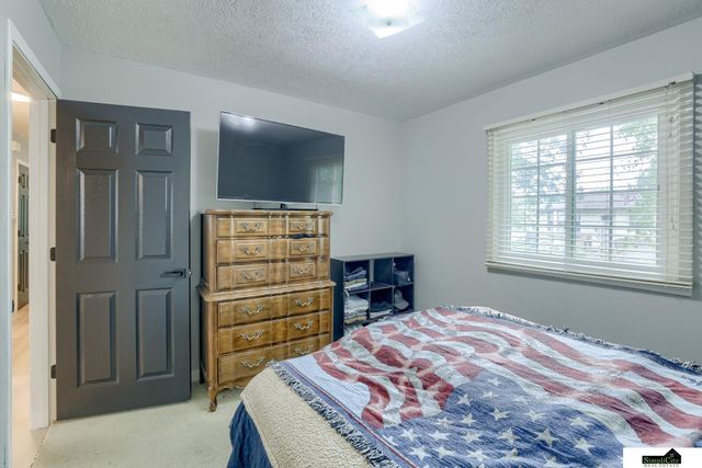 11324 Y Street, Omaha, NE 68137