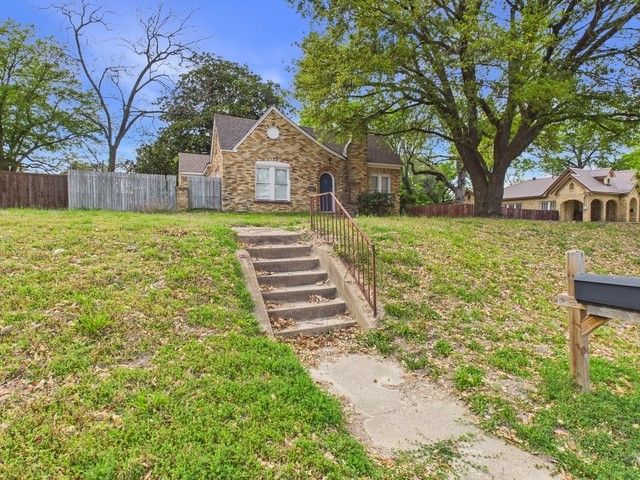 224 S Pinkerton Street, Athens, TX 75751