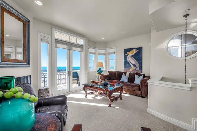 47 Surfside, Surfside (seal Beach), CA 90743