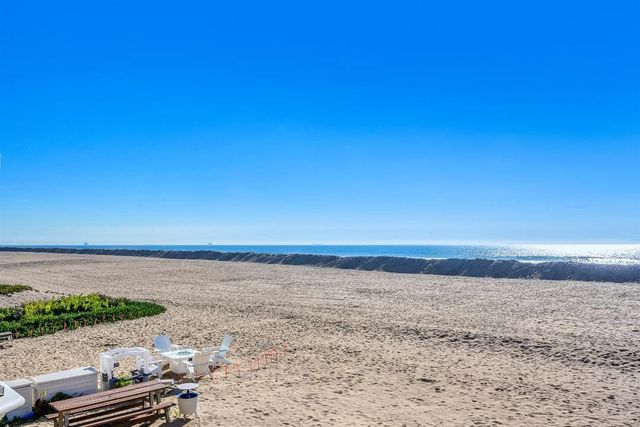 47 Surfside, Surfside (seal Beach), CA 90743