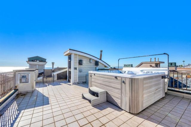 47 Surfside, Surfside (seal Beach), CA 90743