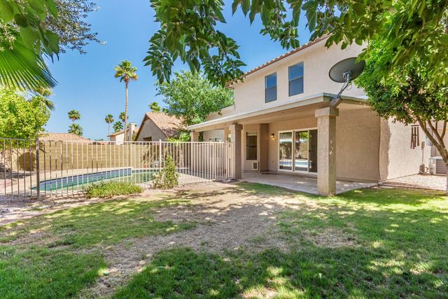 7392 W Kristal Way, Glendale, AZ 85308