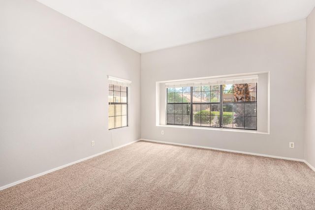 7392 W Kristal Way, Glendale, AZ 85308