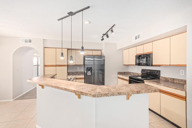 7392 W Kristal Way, Glendale, AZ 85308