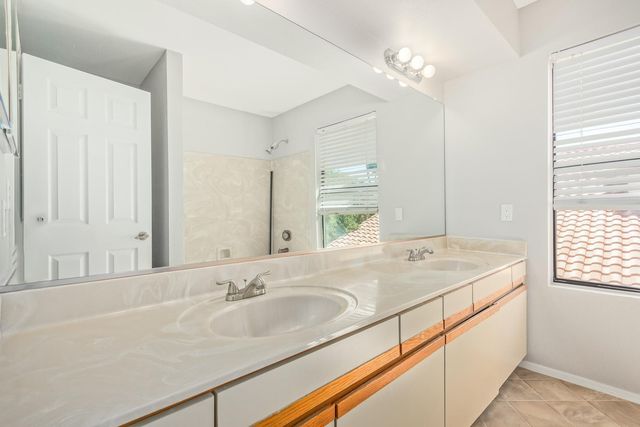 7392 W Kristal Way, Glendale, AZ 85308