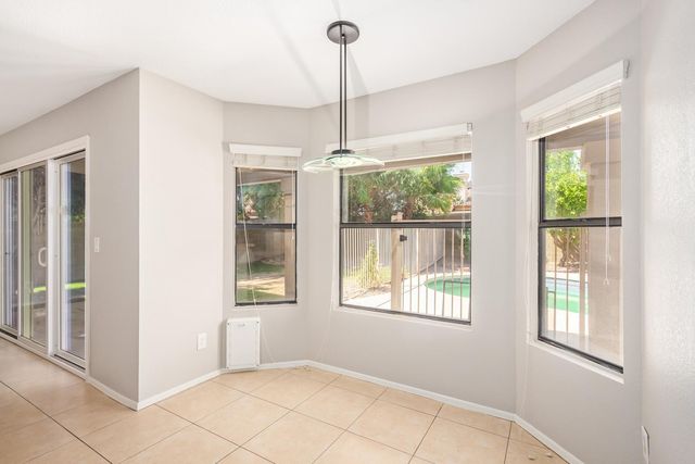 7392 W Kristal Way, Glendale, AZ 85308