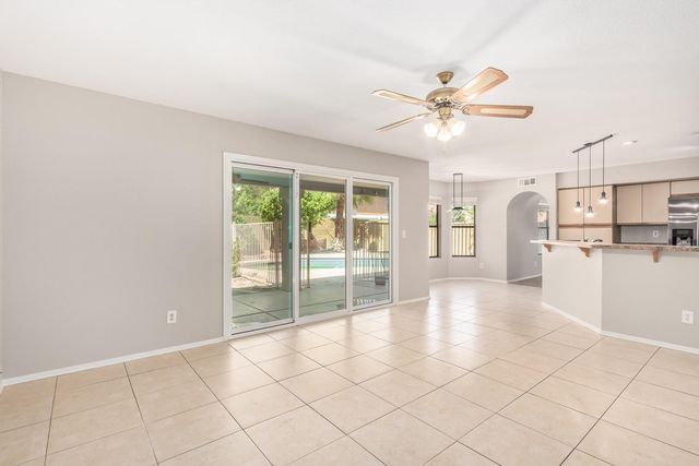 7392 W Kristal Way, Glendale, AZ 85308