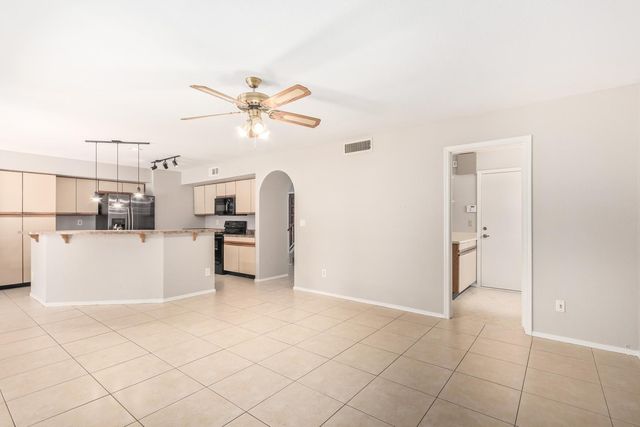 7392 W Kristal Way, Glendale, AZ 85308