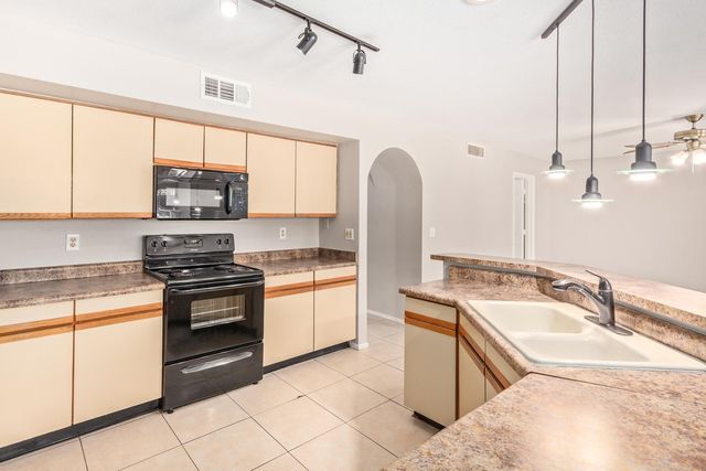 7392 W Kristal Way, Glendale, AZ 85308