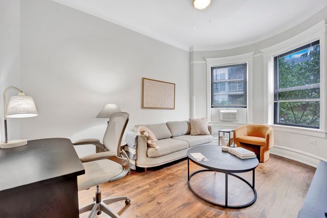 1006 W Dakin Street 3, Chicago, IL 60613