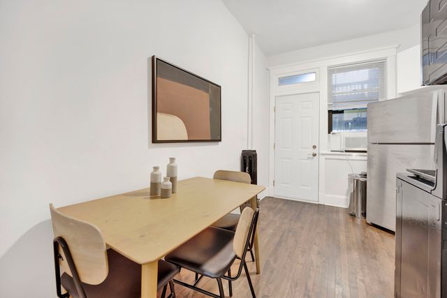1006 W Dakin Street 3, Chicago, IL 60613