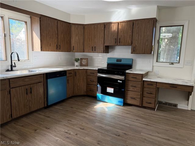 21561 Maydale Avenue, Euclid, OH 44123
