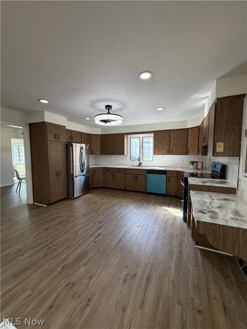 21561 Maydale Avenue, Euclid, OH 44123
