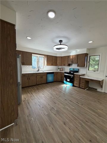 21561 Maydale Avenue, Euclid, OH 44123