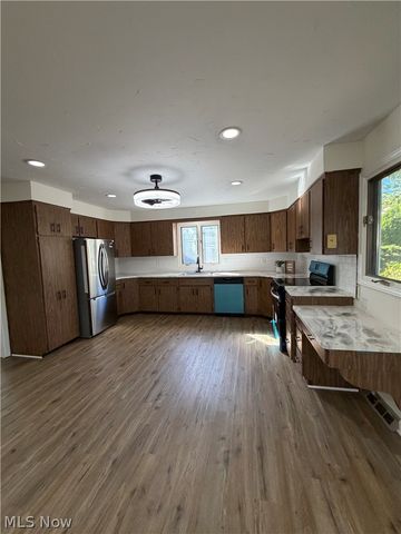 21561 Maydale Avenue, Euclid, OH 44123