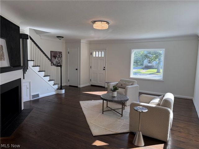 21561 Maydale Avenue, Euclid, OH 44123