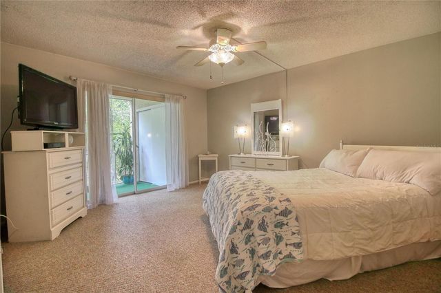 3658 LAKE BAYSHORE DRIVE 320, Bradenton, FL 34205