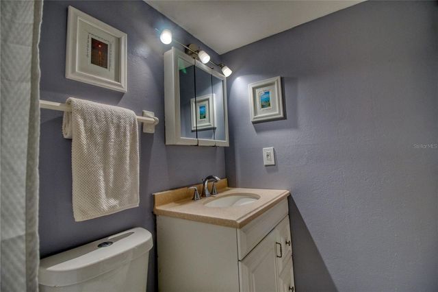 3658 LAKE BAYSHORE DRIVE 320, Bradenton, FL 34205