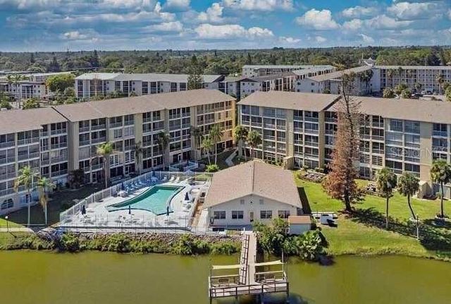 3658 LAKE BAYSHORE DRIVE 320, Bradenton, FL 34205