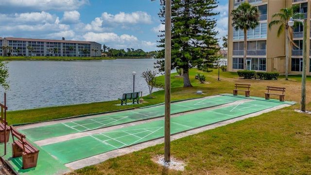 3658 LAKE BAYSHORE DRIVE 320, Bradenton, FL 34205