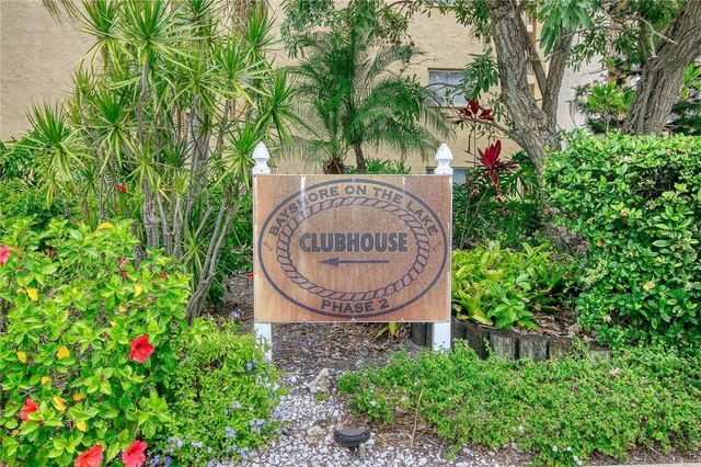 3658 LAKE BAYSHORE DRIVE 320, Bradenton, FL 34205