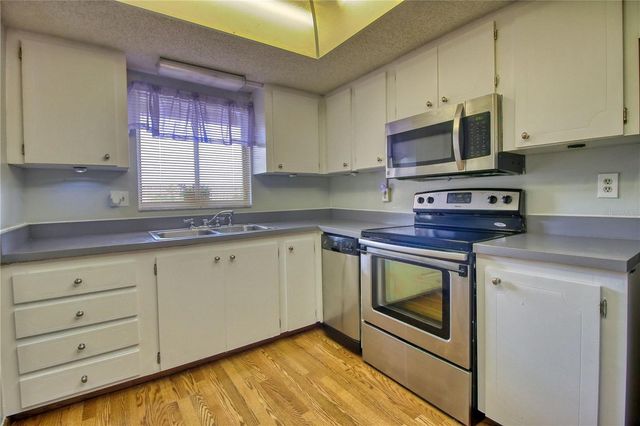 3658 LAKE BAYSHORE DRIVE 320, Bradenton, FL 34205