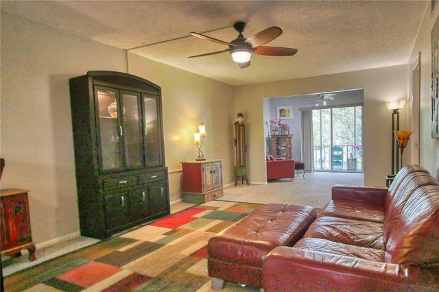 3658 LAKE BAYSHORE DRIVE 320, Bradenton, FL 34205