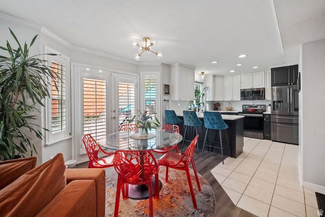 9092 S ENCHANTED OAK LN, Sandy, UT 84094