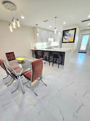 1631 NW 18th Avenue 201, Delray Beach, FL 33445