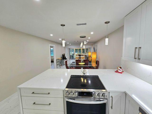 1631 NW 18th Avenue 201, Delray Beach, FL 33445