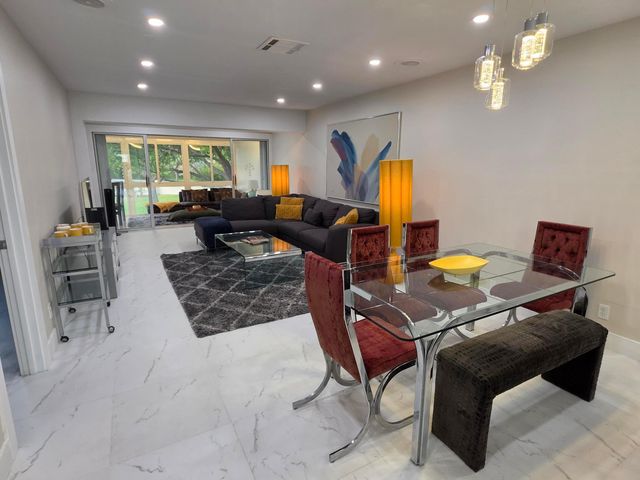 1631 NW 18th Avenue 201, Delray Beach, FL 33445