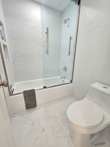 1631 NW 18th Avenue 201, Delray Beach, FL 33445