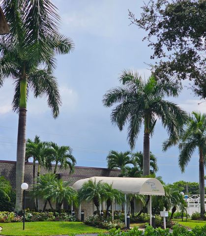 1631 NW 18th Avenue 201, Delray Beach, FL 33445