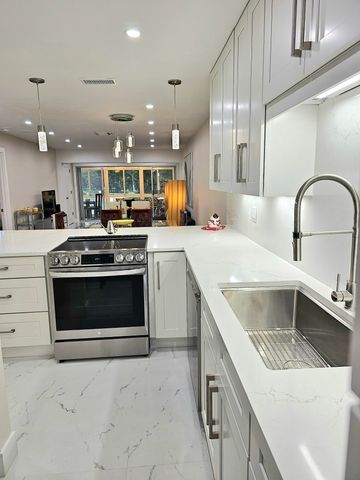 1631 NW 18th Avenue 201, Delray Beach, FL 33445