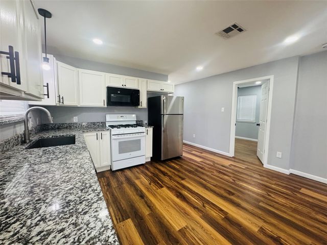 3602 Latimer Street, Bellmead, TX 76705