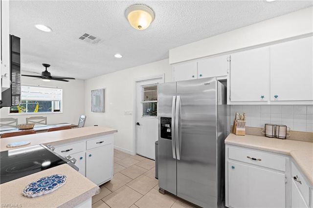 660 111th AVE N, Naples, FL 34108