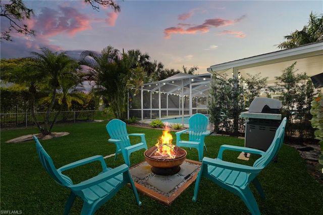 660 111th AVE N, Naples, FL 34108