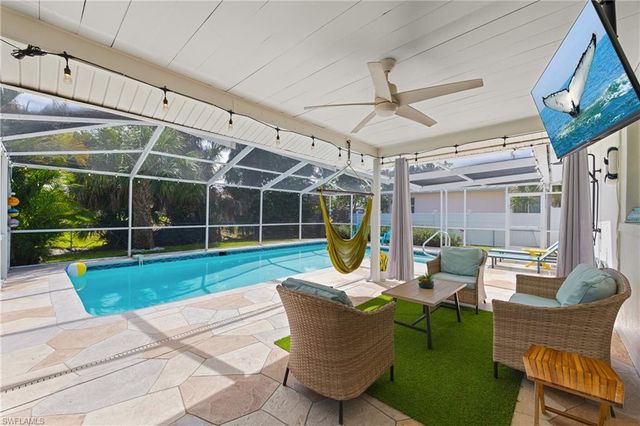 660 111th AVE N, Naples, FL 34108