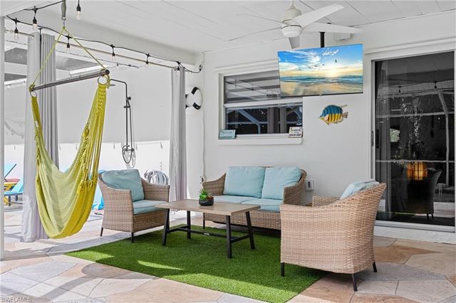 660 111th AVE N, Naples, FL 34108