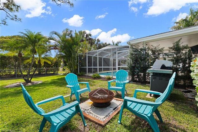 660 111th AVE N, Naples, FL 34108