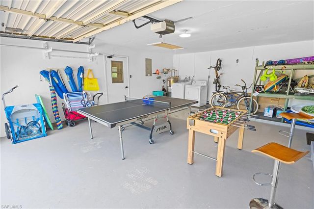 660 111th AVE N, Naples, FL 34108