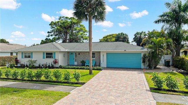 660 111th AVE N, Naples, FL 34108